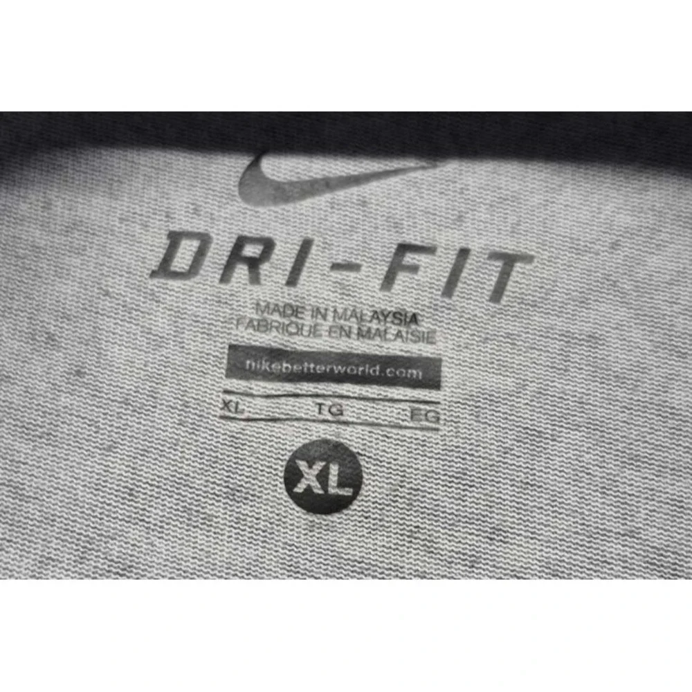 Nike Dri-Fit men's gray athletic basic‎ t-shirt sz. XL black swoosh logo